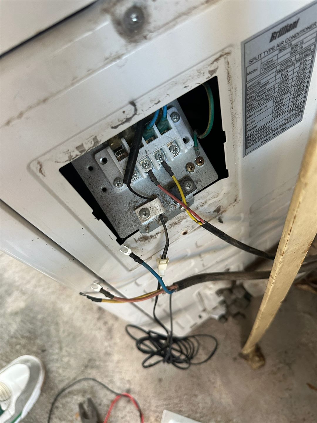 Detalle de conexionado electrico de aire acondicionado
