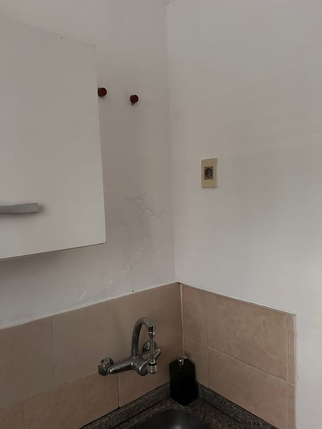 Detalle de terminacion y ajuste en pared